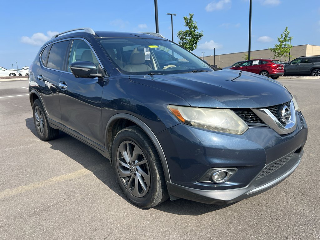 Used 2015 Arctic Blue Metallic Nissan SL image 1