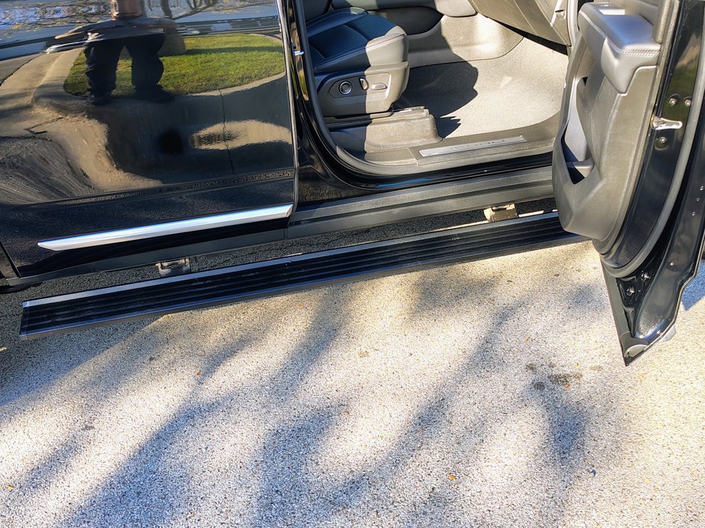 Used 2024 Onyx Black GMC Denali image 16
