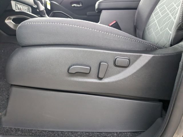 2025 Nissan Frontier SV - Photo 17