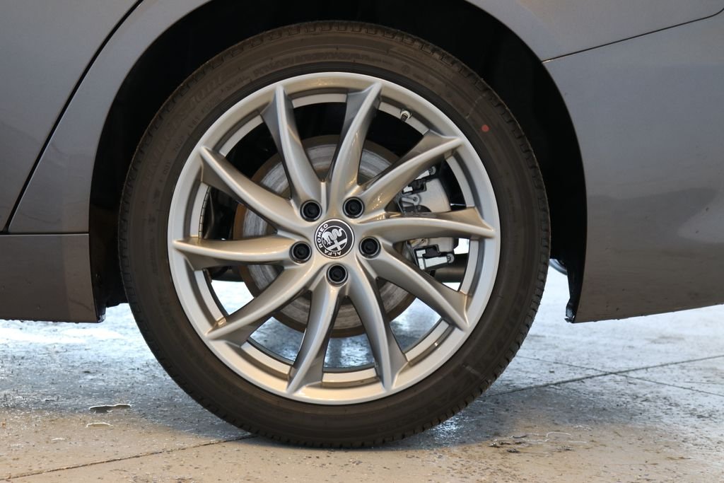 2025 Alfa Romeo Giulia Base - Photo 32