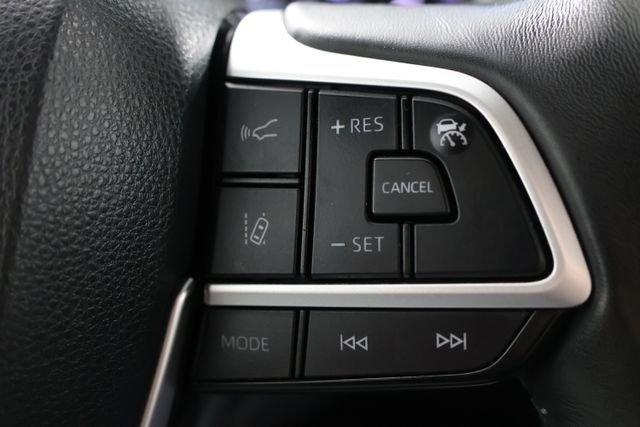 2022 Toyota Highlander XLE - Photo 12