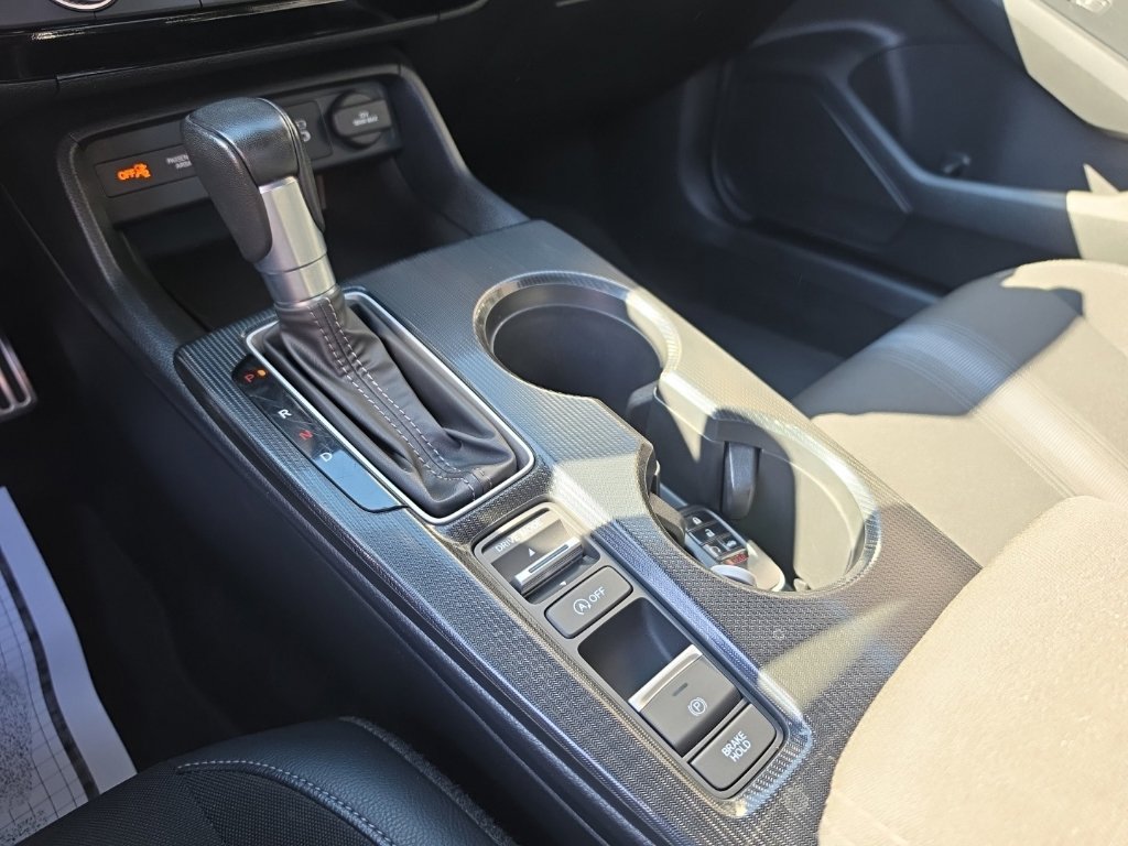 Used 2025  Honda Sport image 17