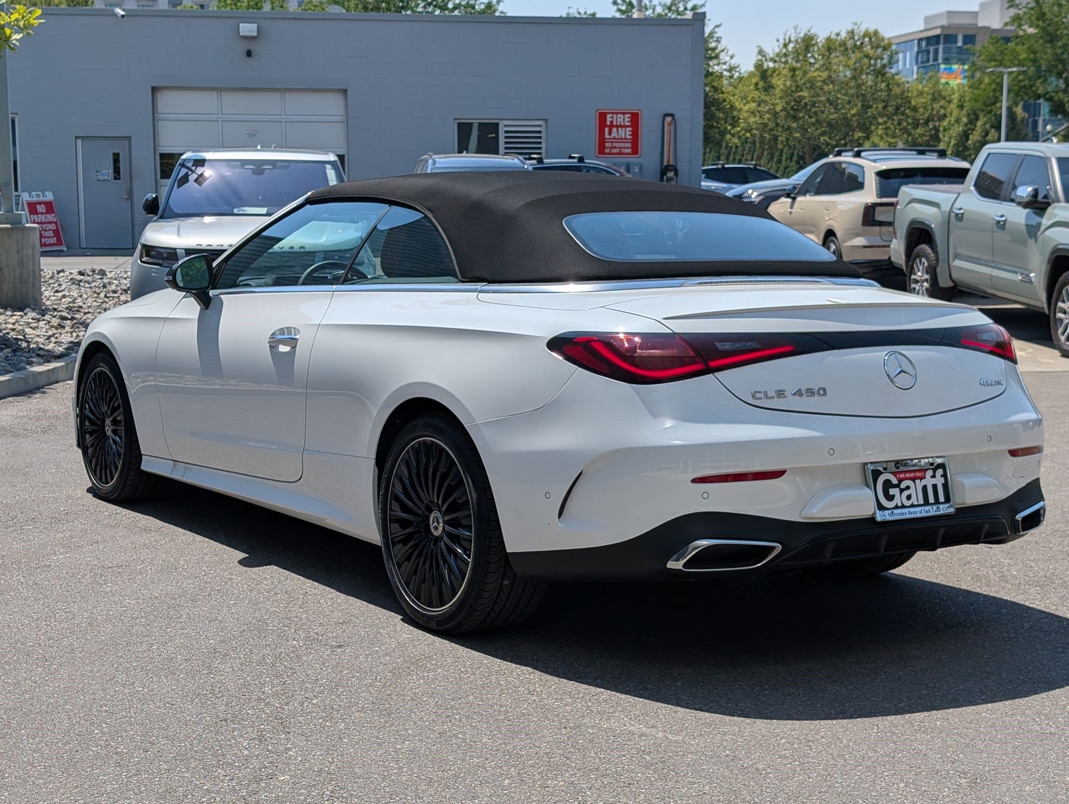 New 2026 MANUFAKTUR Moonlight White Metallic Mercedes-Benz CLE 450 image 22