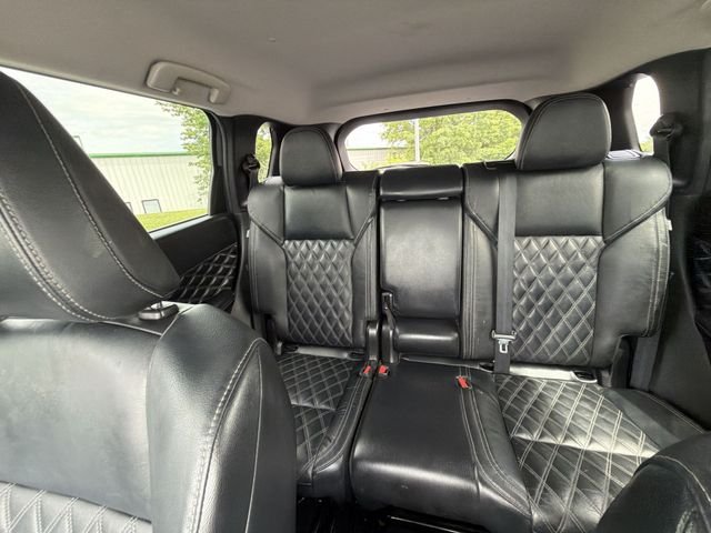 Used 2022 Gray Mitsubishi SEL image 28