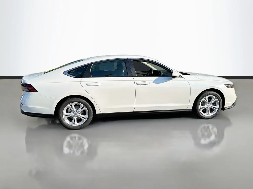 New 2026 Platinum White Pearl Honda LX image 5