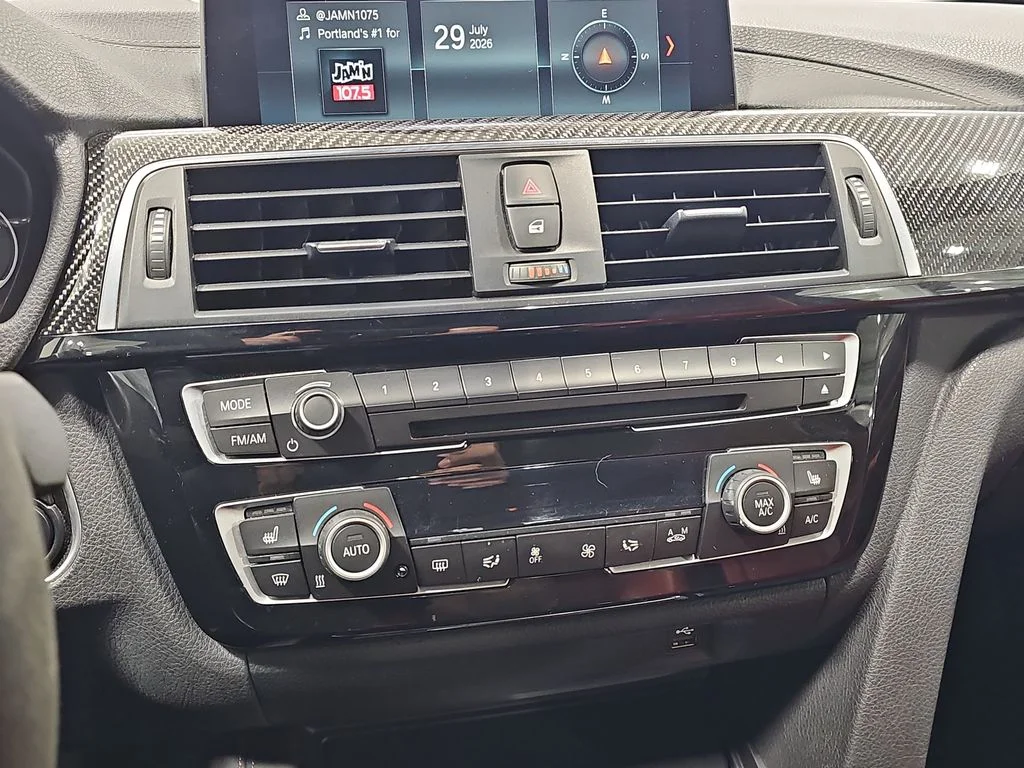 Used 2018 White BMW Base image 22