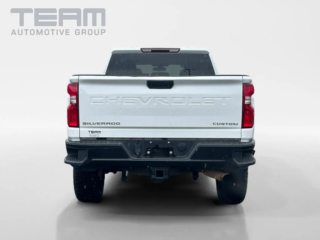 Used 2020 SUMMIT WHITE Chevrolet Custom image 6