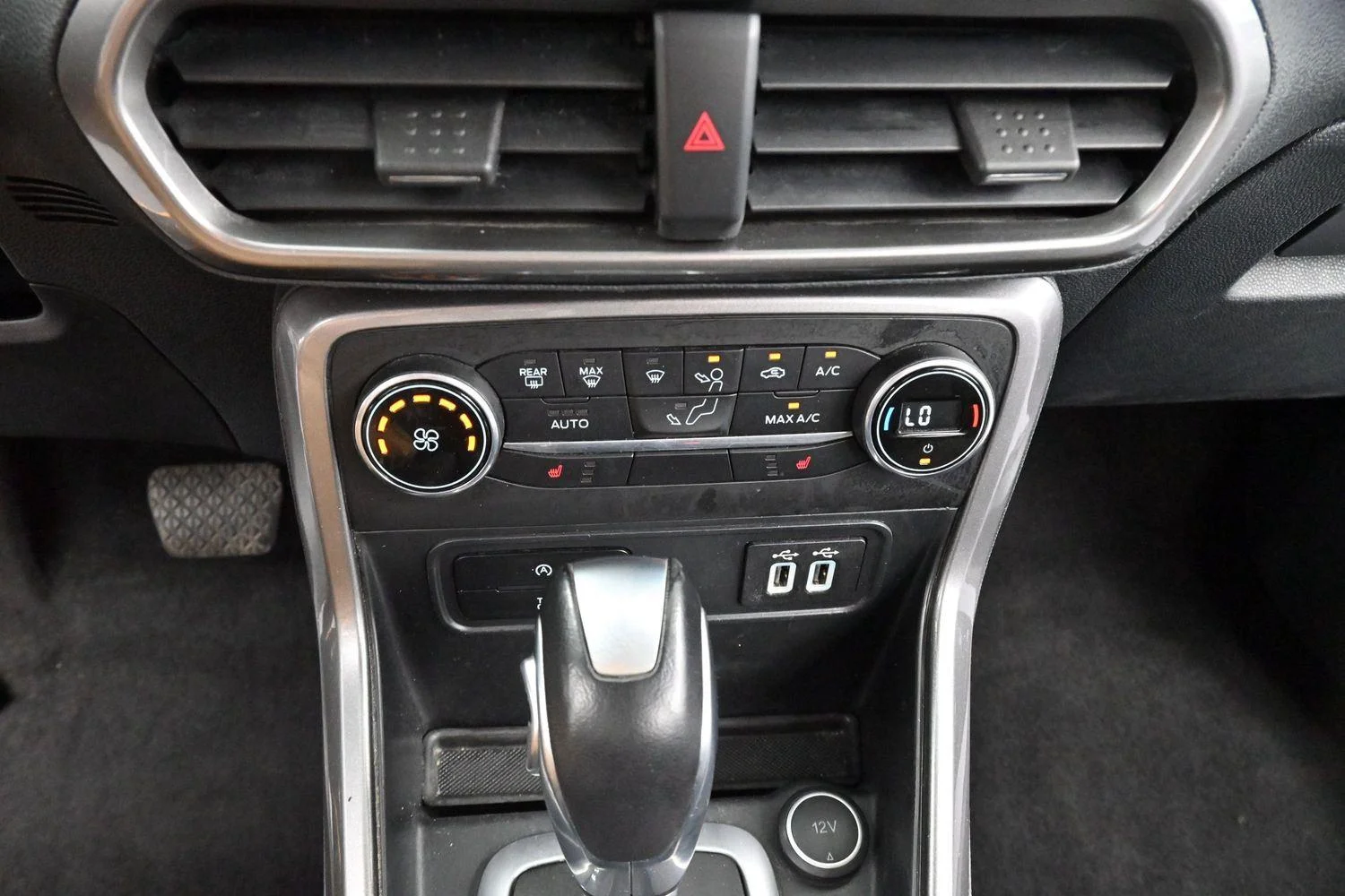 Used 2021 Smoke Ford SE image 24