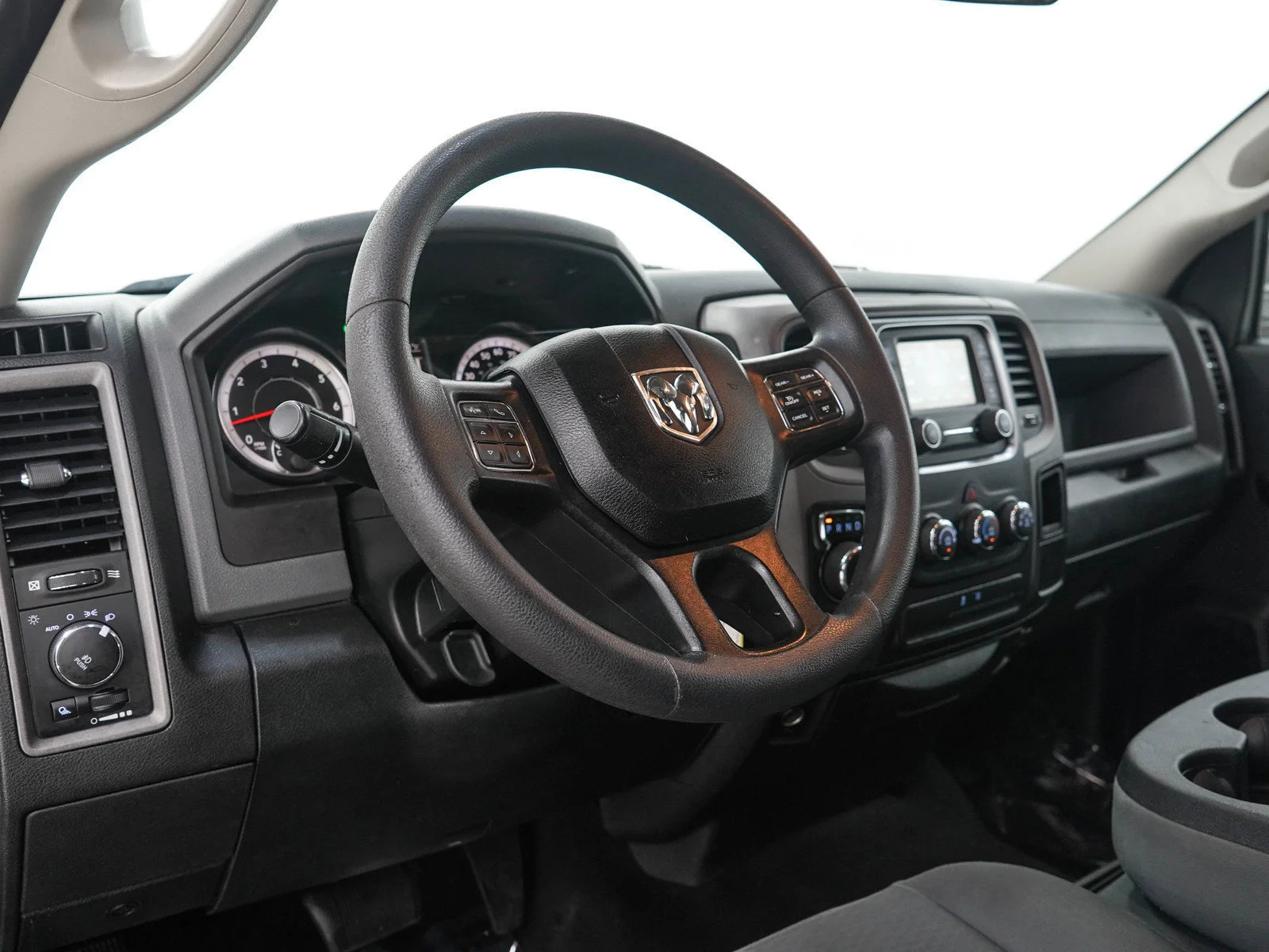 Used 2018 Brilliant Black Crystal Pearlcoat Ram Express image 23