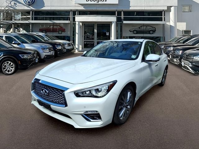 2023 INFINITI Q50 LUXE