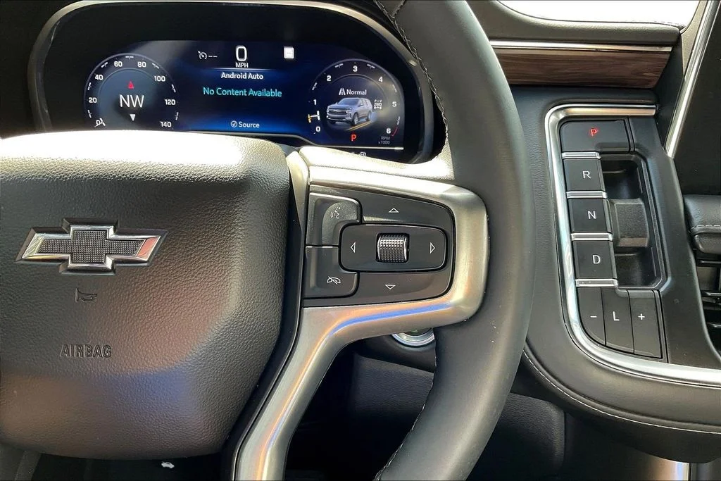 Used 2023 Black Chevrolet Z71 image 14