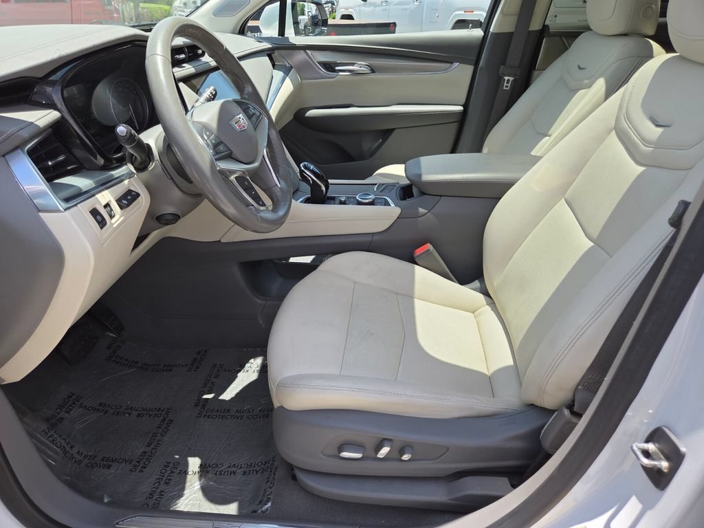 Used 2023 Crystal White Tricoat Cadillac AWD Premium Luxury image 28