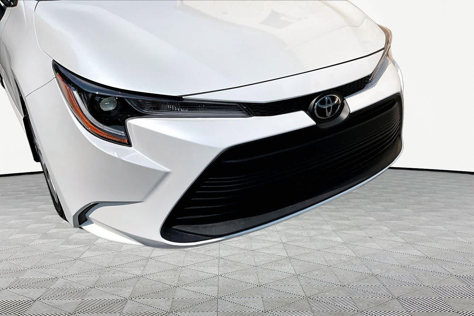 Certified Used 2026 Wind Chill Pearl Toyota LE image 30