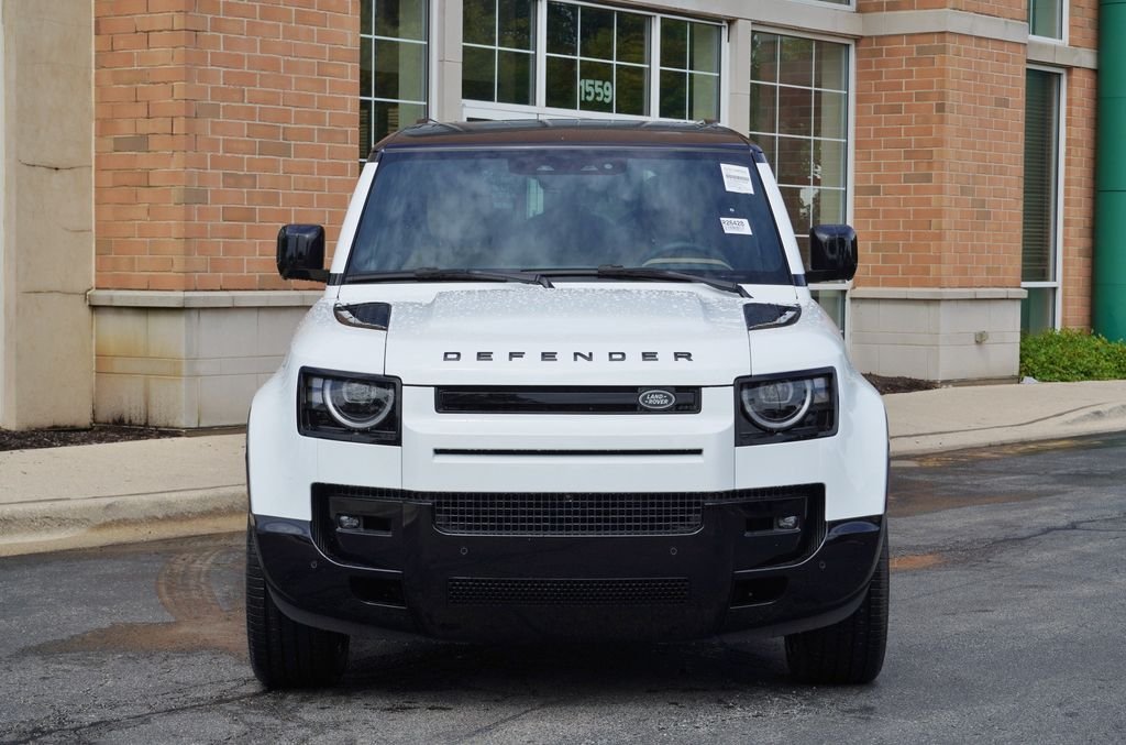 New 2026 Fuji White Land Rover X-Dynamic SE image 4