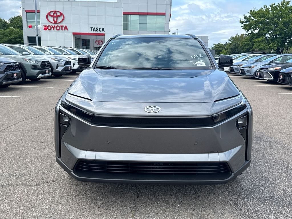 New 2026 Heavy Metal Toyota XLE image 2
