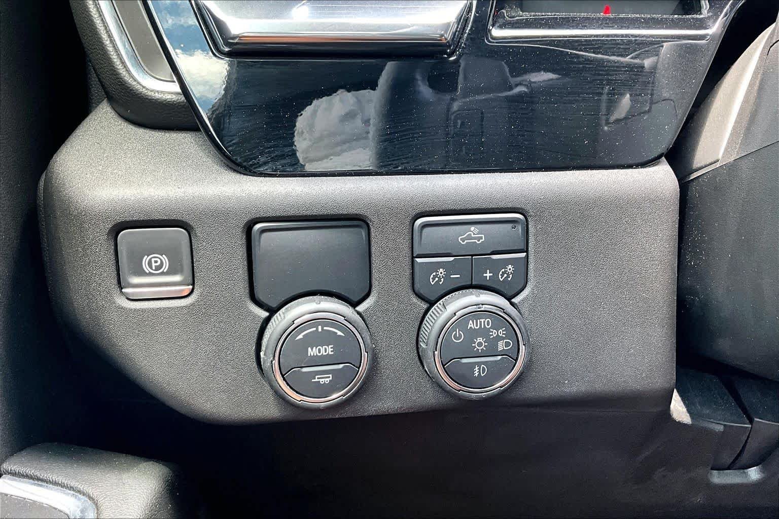 Used 2025 Slate Gray Metallic Chevrolet RST image 33