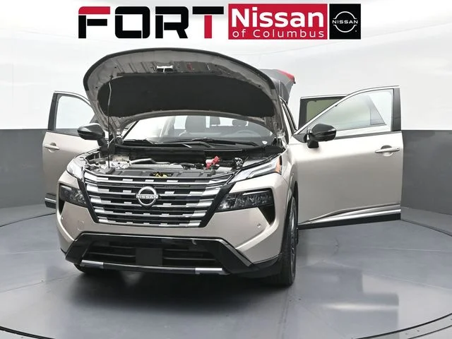 New 2026 Champagne Silver Metallic / Super Black Two-tone Nissan Platinum image 2