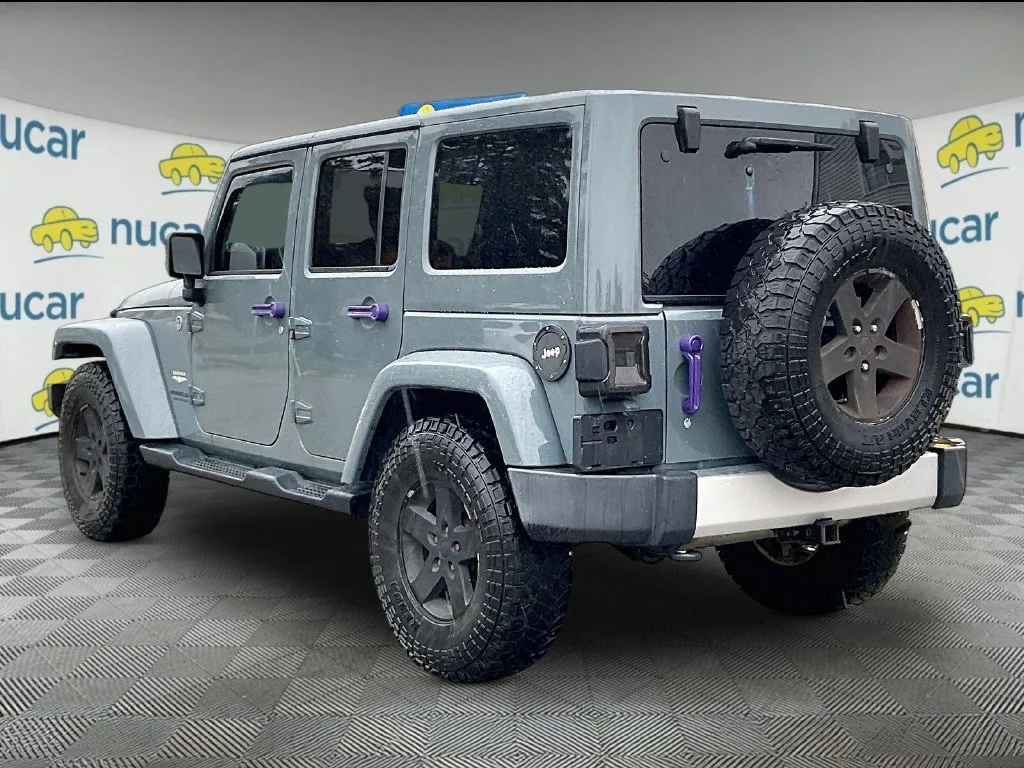 Used 2015 Anvil Clear Coat Jeep Unlimited Sahara image 4