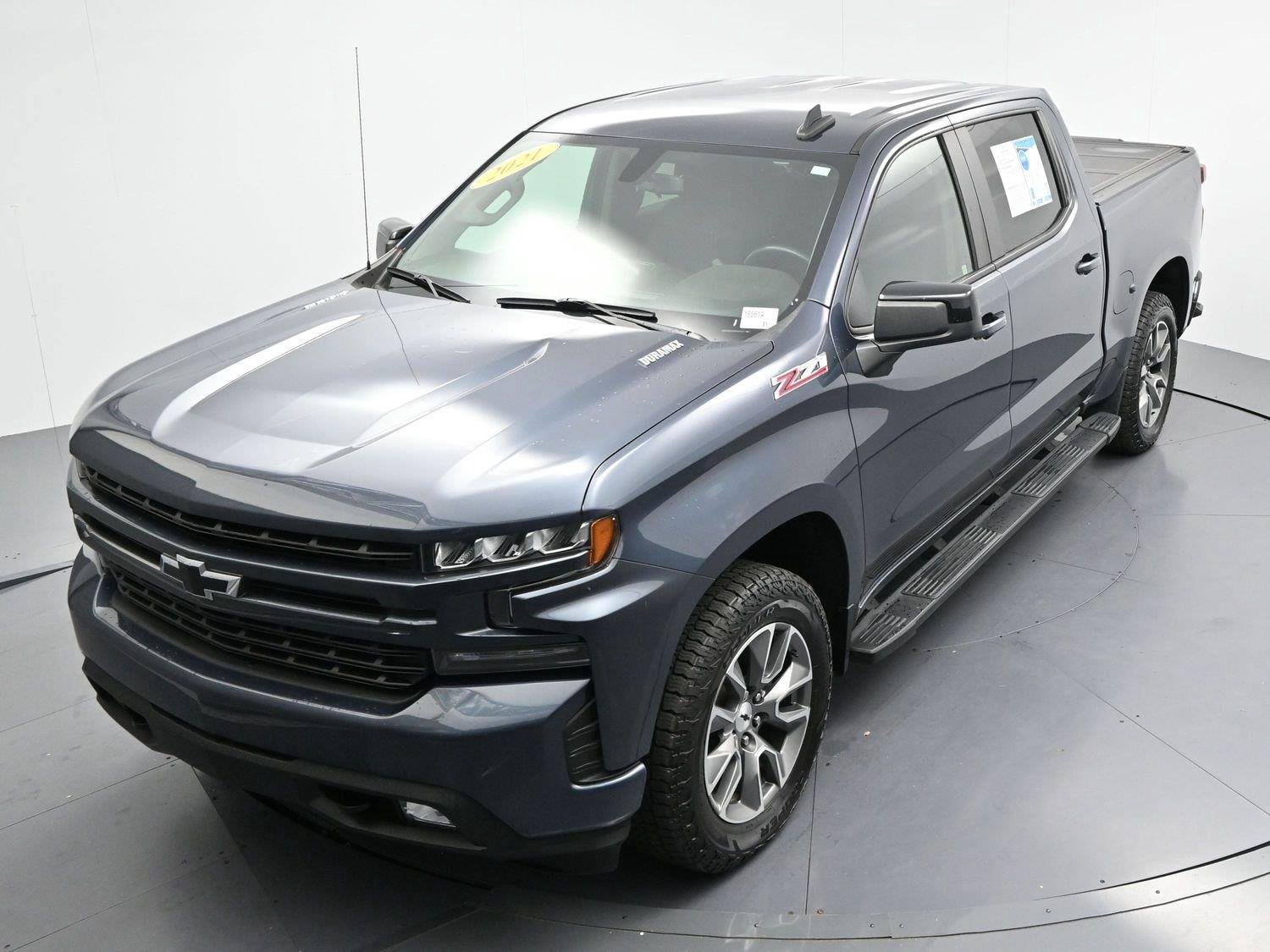 Used 2021 SHADOW GRAY METALLIC Chevrolet RST image 38