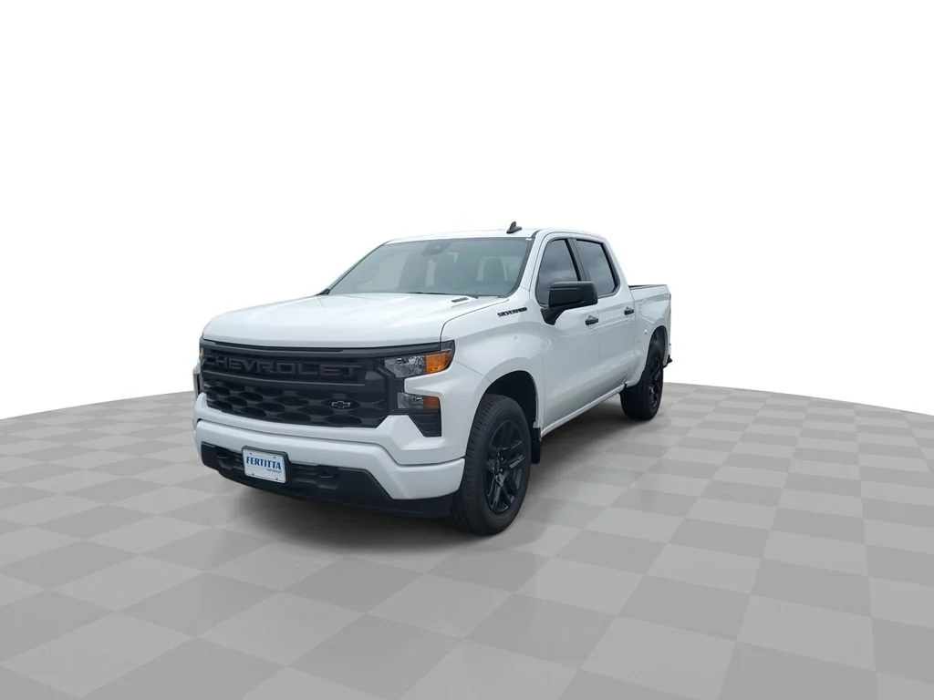 New 2026 Summit White Chevrolet Custom image 4