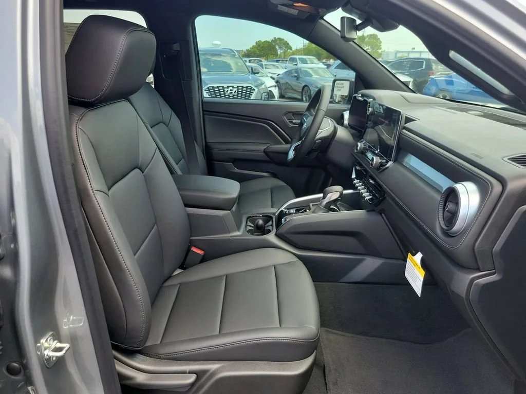 New 2026 Sterling Gray Metallic Chevrolet LT image 28