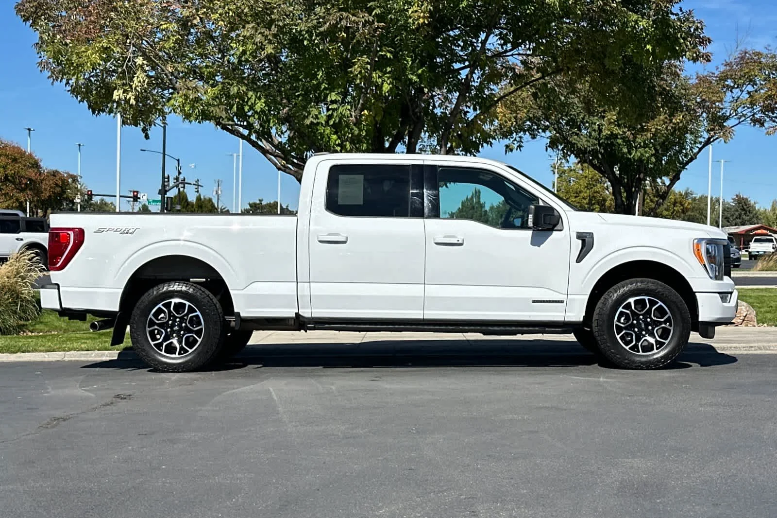 Used 2023 Oxford White Ford XLT image 8