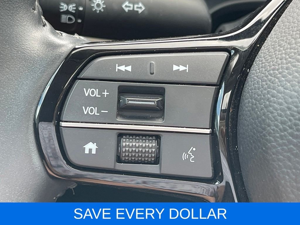 Used 2024 White Honda EX-L image 18