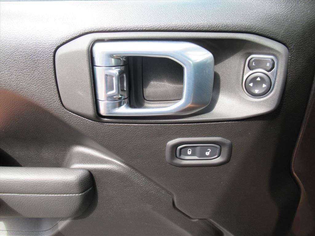 New 2026 Granite Crystal Metallic Clearcoat Jeep Sport S image 20