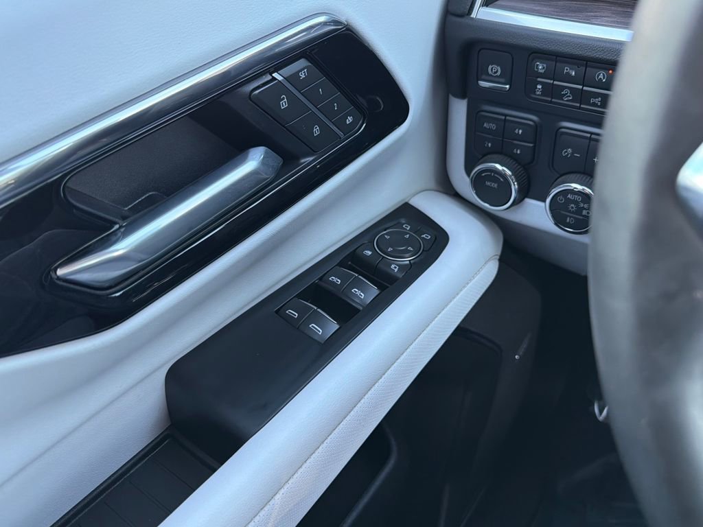 2025 Chevrolet Tahoe Premier - Photo 11