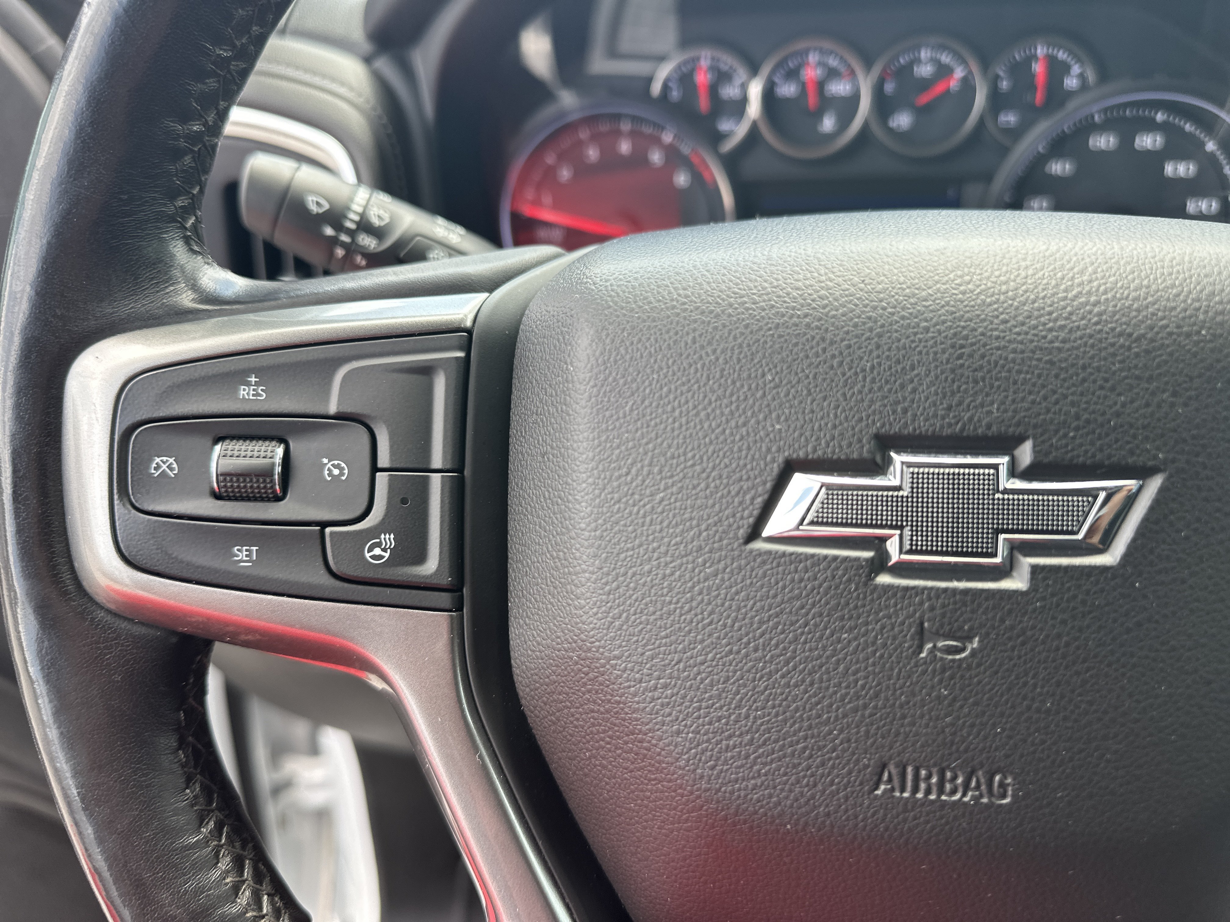 Used 2019 SUMMIT WHITE Chevrolet RST image 24