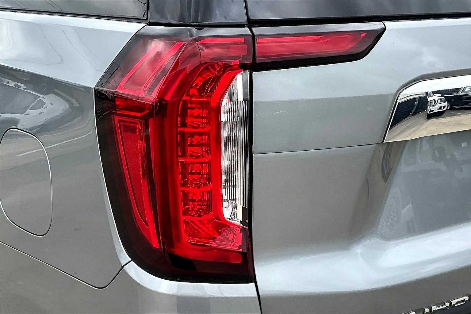 Used 2023 Sterling Metallic GMC SLT image 29