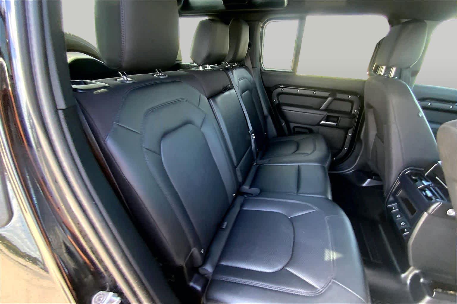 Used 2025 Santorini Black Metallic Land Rover S image 18