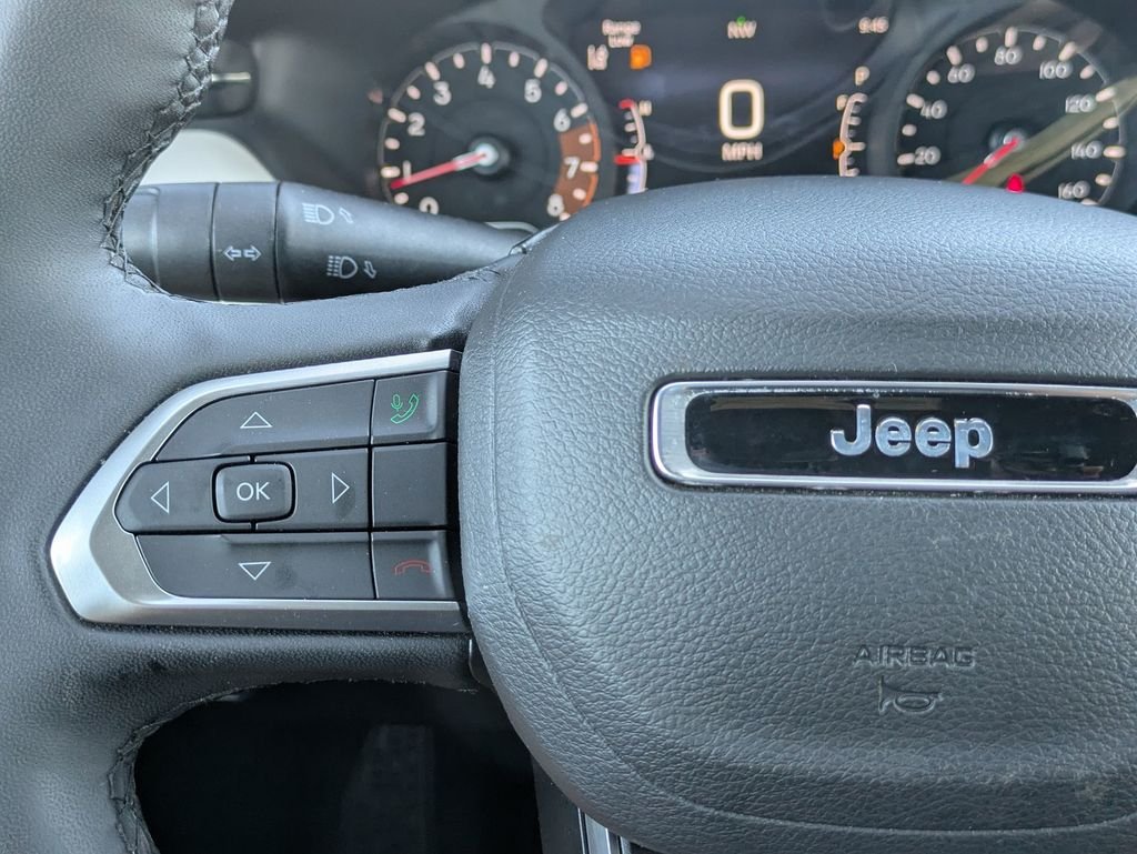 Used 2025 Silver Jeep Limited image 17