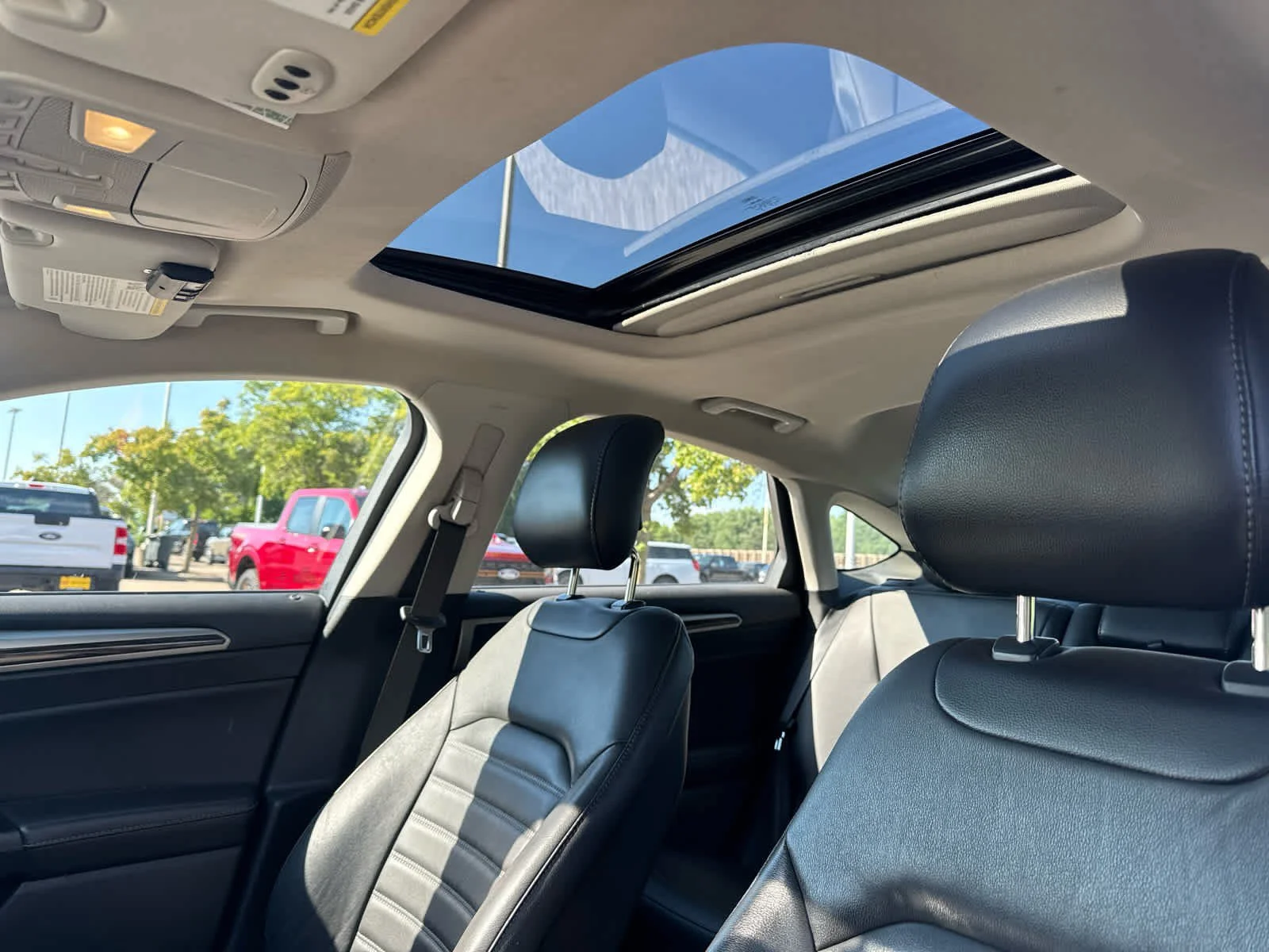Used 2014 Oxford White Ford SE image 9