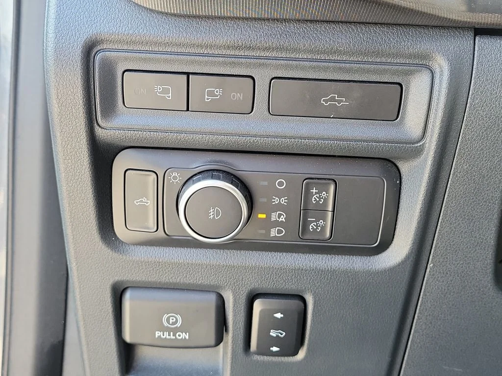 Used 2022 Carbonized Gray Metallic Ford Platinum image 27