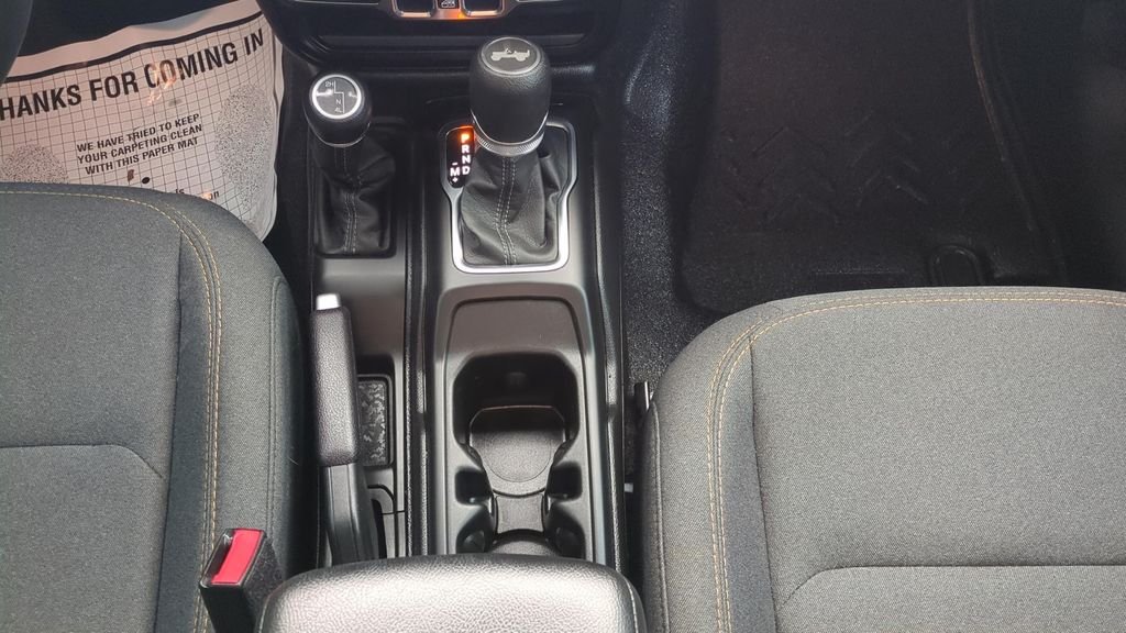 Used 2024 White Jeep Sport S image 15