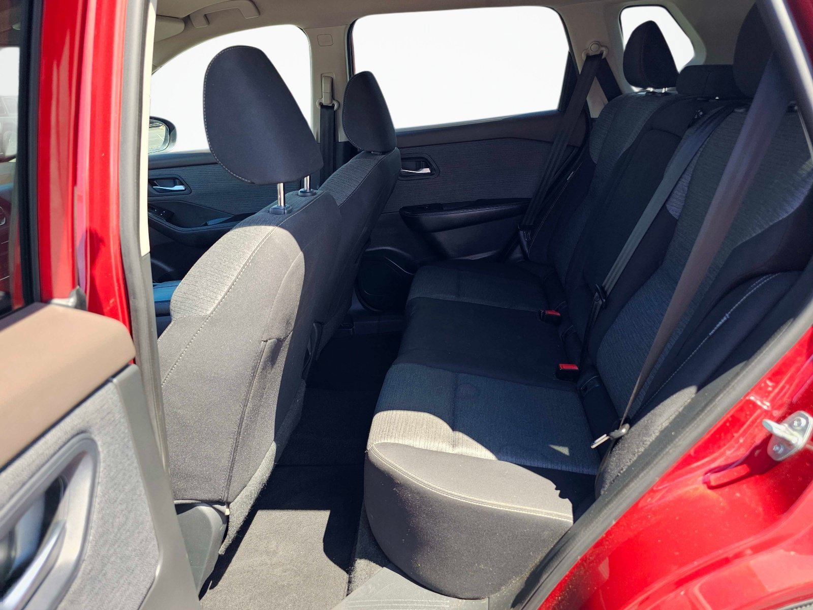 Used 2023 Scarlet Ember Tintcoat Nissan SV image 32