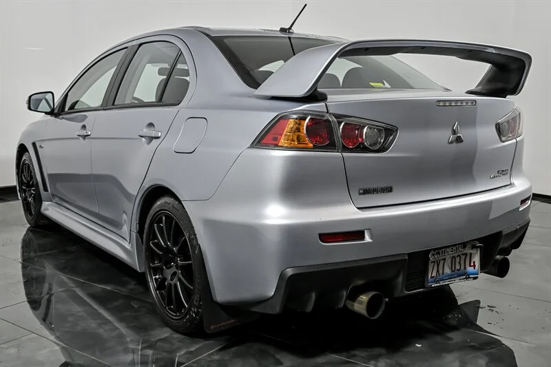 Used 2015 Apex Silver Metallic Mitsubishi GSR-1 OWNER-CLEAN CARFAX! image 9