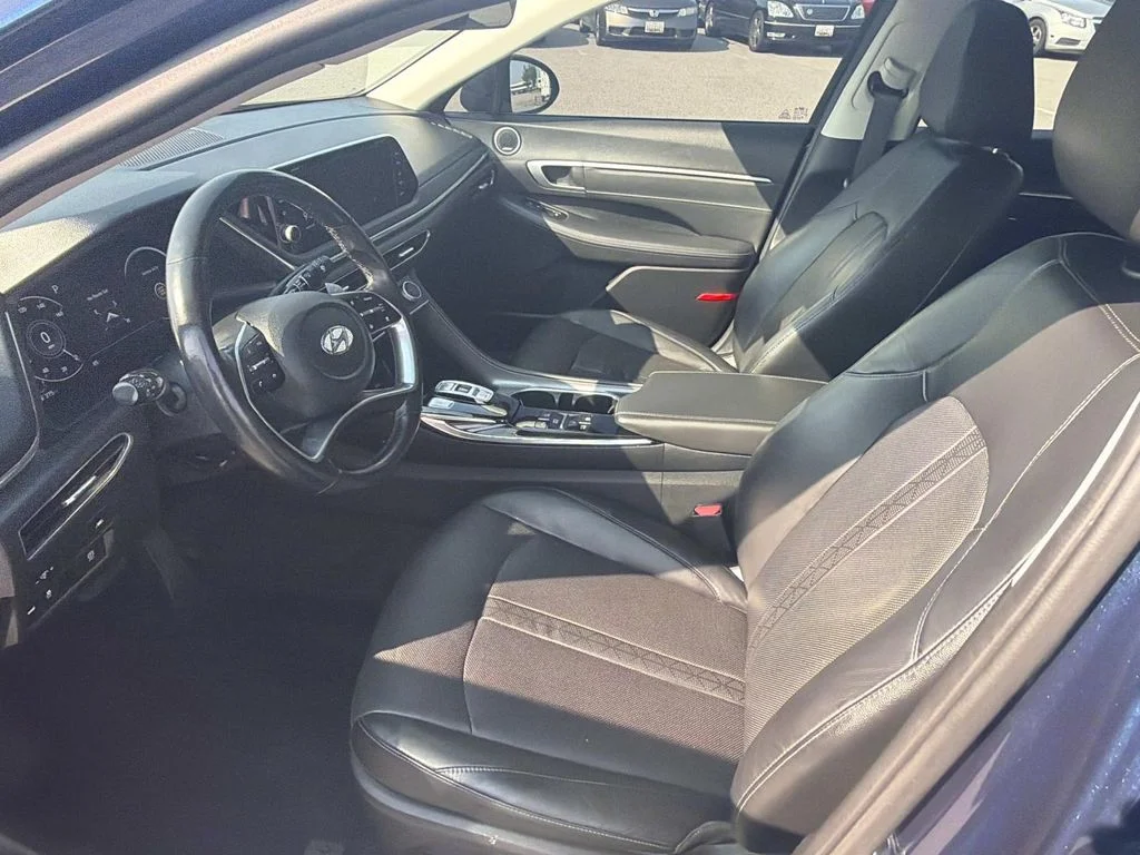 Used 2022 Blue Hyundai Limited image 3