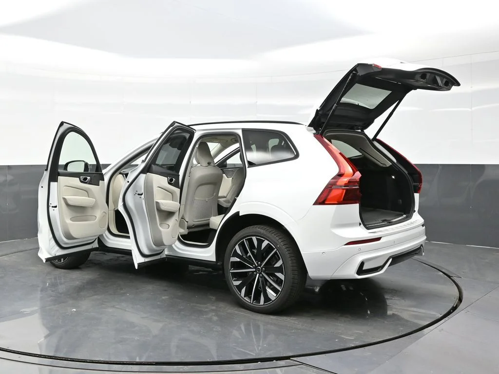 New 2026 White Volvo T8 Ultra image 61