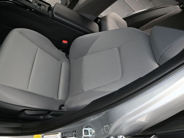 2026 Toyota Prius LE - Photo 9