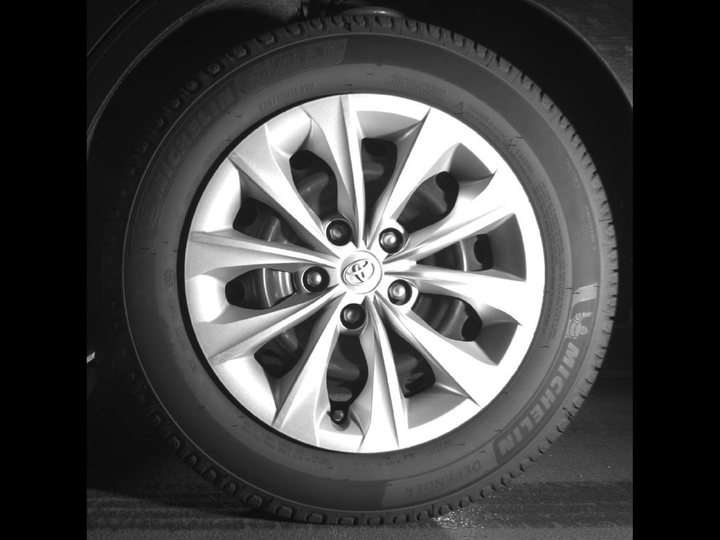 Used 2015 Gray Toyota LE image 23