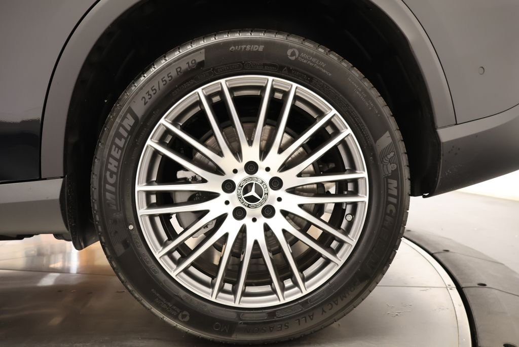 New 2026 Black Mercedes-Benz GLC 300 image 12