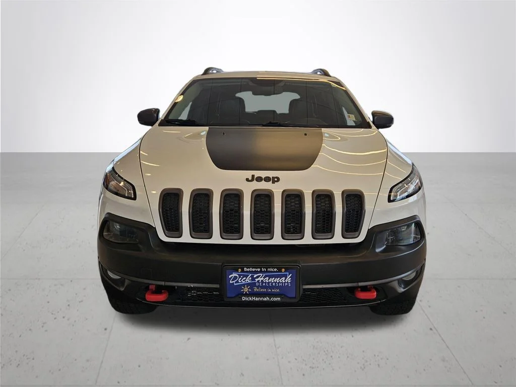 Used 2018 White Jeep Trailhawk image 3