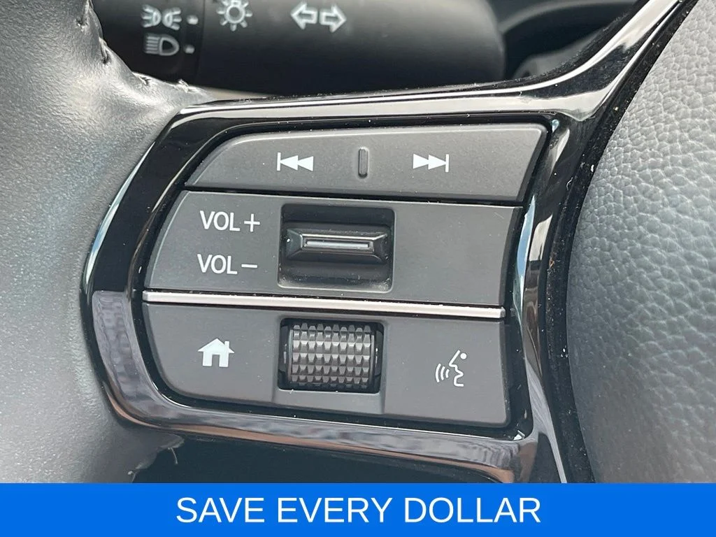 Used 2024 White Honda EX-L image 18