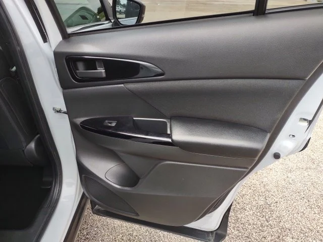 Certified Used 2024 White Mitsubishi  image 25