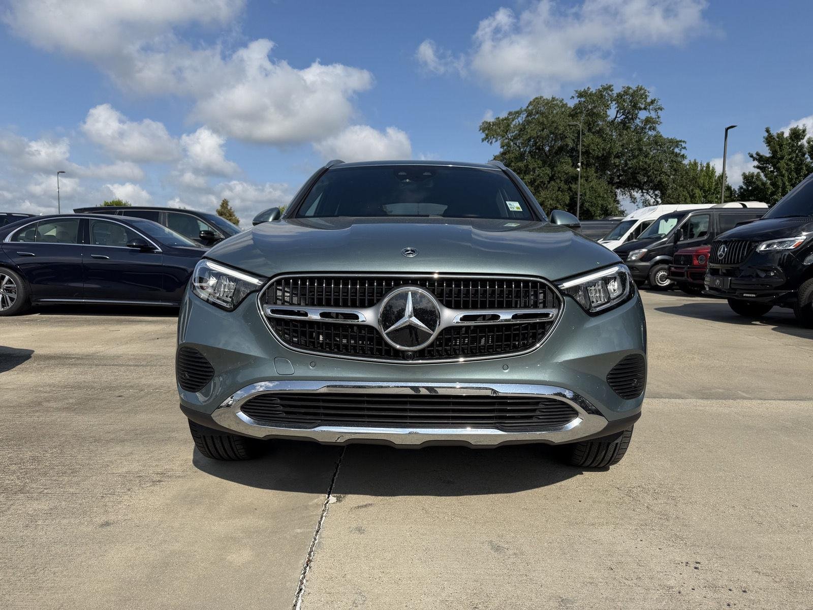 Used 2026 Verde Silver Metallic Mercedes-Benz GLC 300 image 2