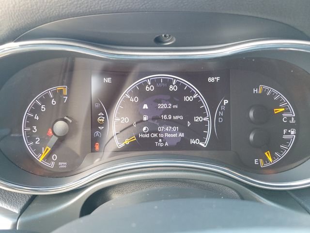 Used 2021 White Jeep Laredo X image 28