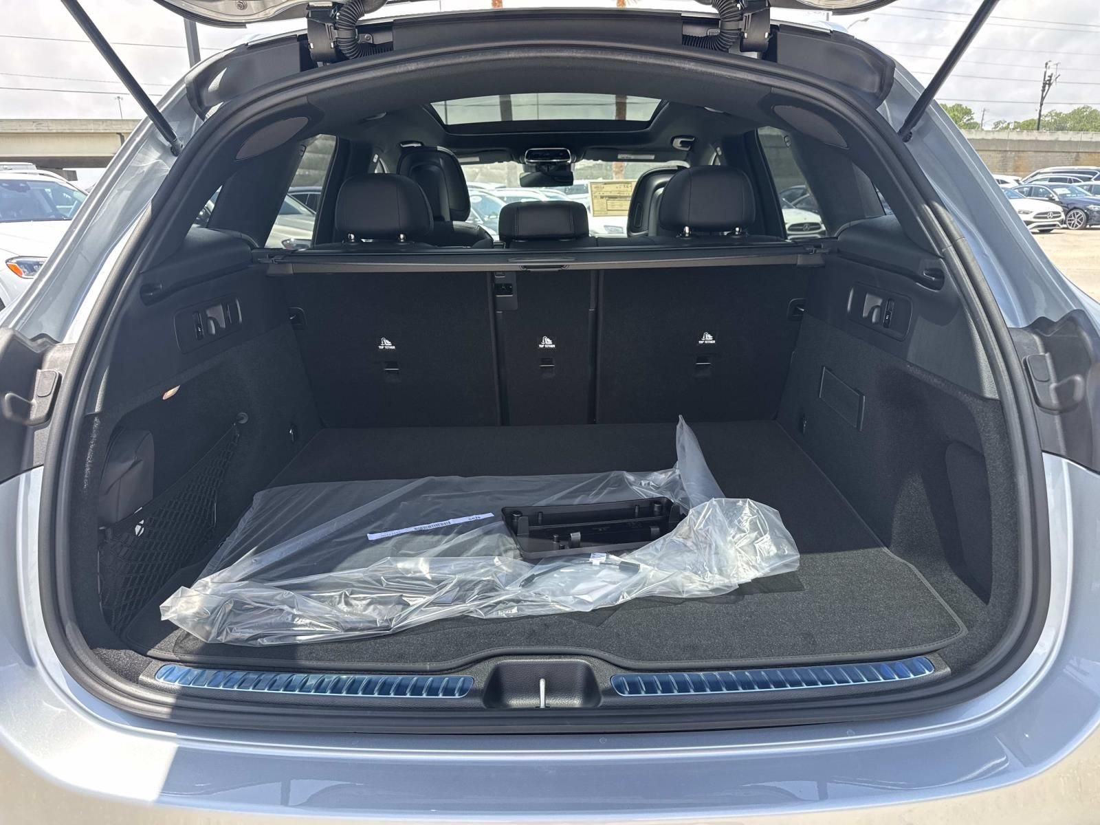 New 2026 Silver Mercedes-Benz GLC 300 image 6