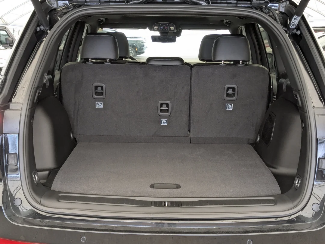 New 2026 Black Jeep Limited Reserve - - 4x4 - Pano Sunroof - Nappa Lthr - Vent Seats - Tow Pkg - Remote Start & More! image 29